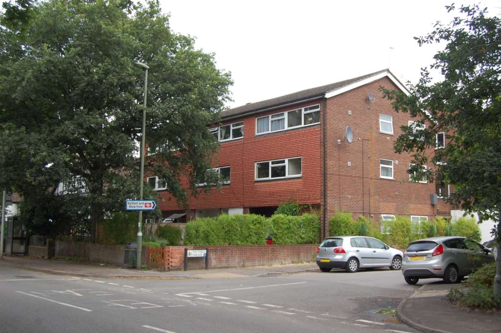 1 bed Apartment for rent in Addlestone. From Premier Lettings