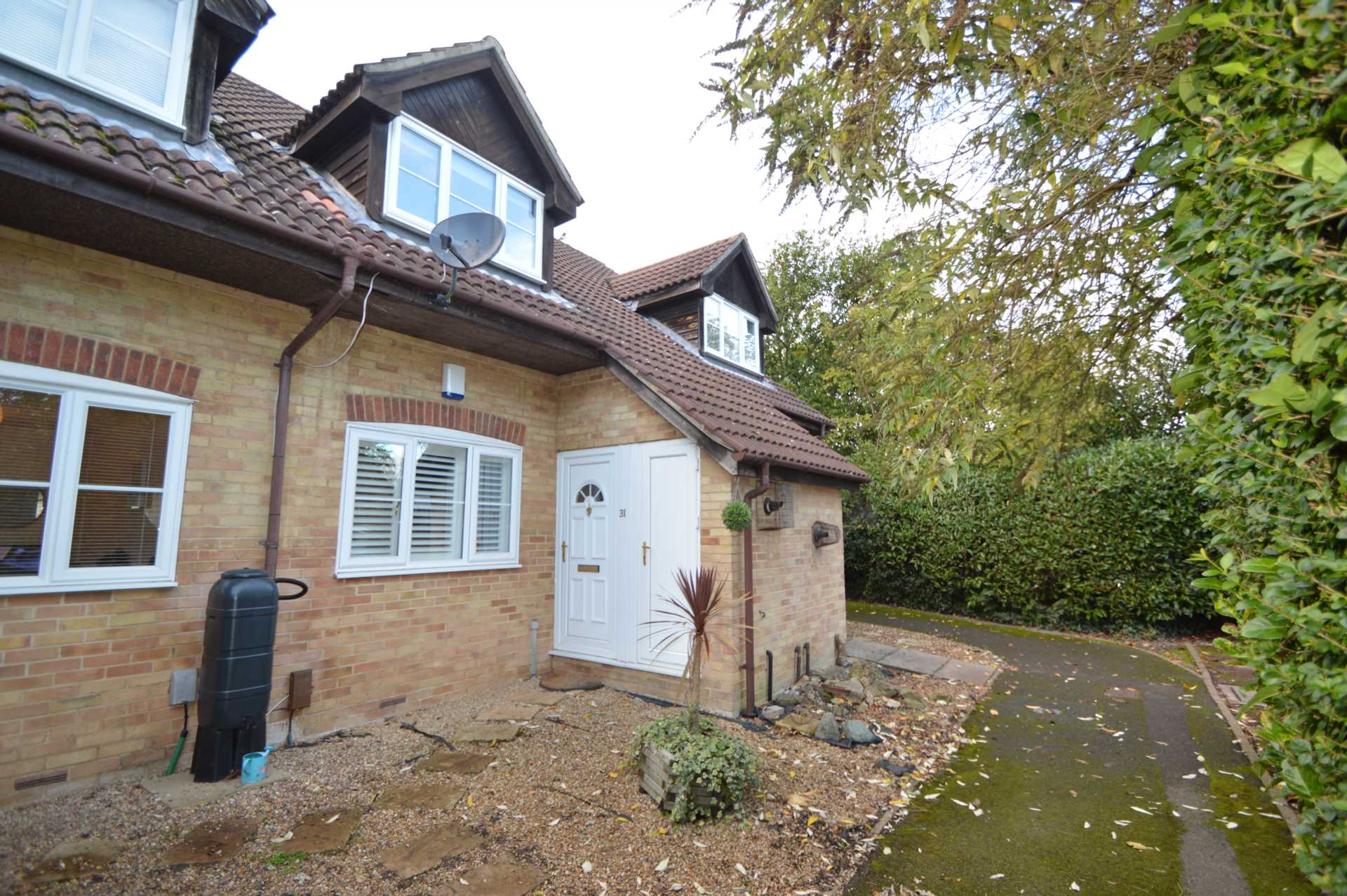 2 bed Mid Terraced House for rent in Addlestone. From Premier Lettings 2 bed Mid Terraced House for rent in Addlestone. From Premier Lettings