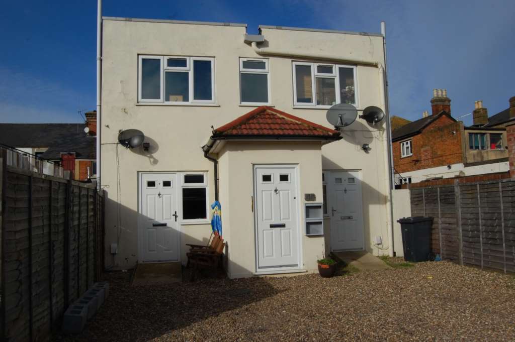 2 bed Apartment for rent in Addlestone. From Premier Lettings