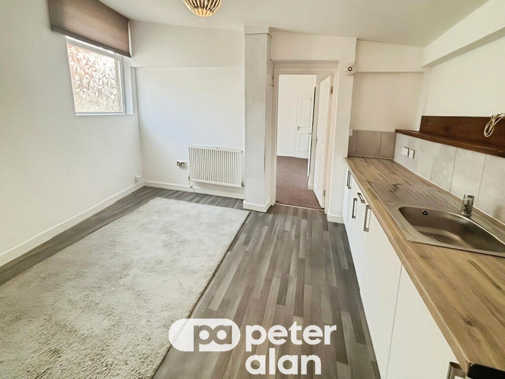 1 bed 1st Floor Flat for rent in Porthcawl. From Peter Alan - Porthcawl