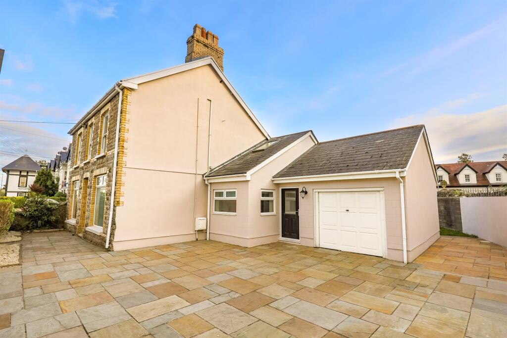 5 bed Detached for rent in Porthcawl. From Peter Alan - Porthcawl 5 bed Detached for rent in Porthcawl. From Peter Alan - Porthcawl
