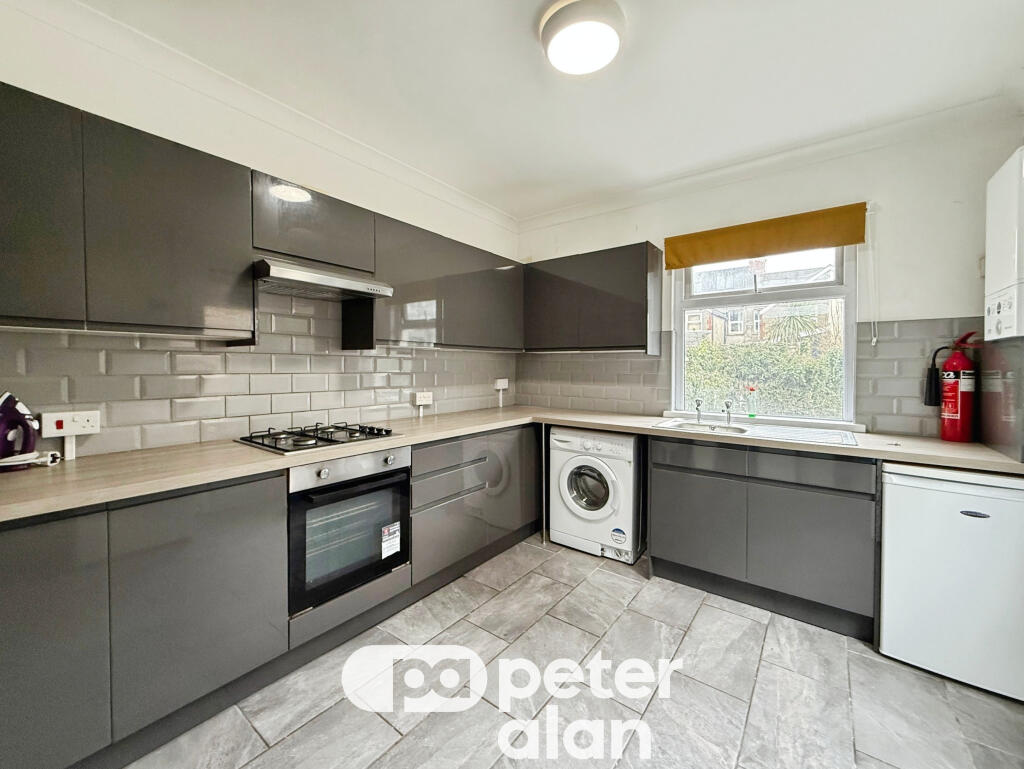 5 bed Detached for rent in Cardiff. From Peter Alan - Roath