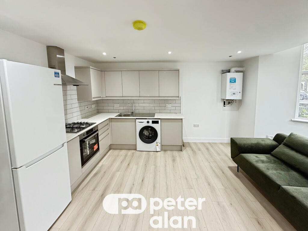 1 bed 1st Floor Flat for rent in Cardiff. From Peter Alan - Roath