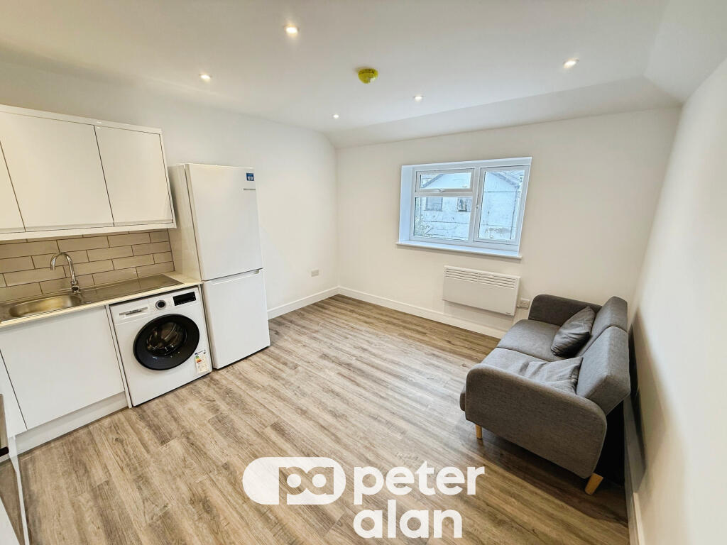 1 bed 1st Floor Flat for rent in Cardiff. From Peter Alan - Roath