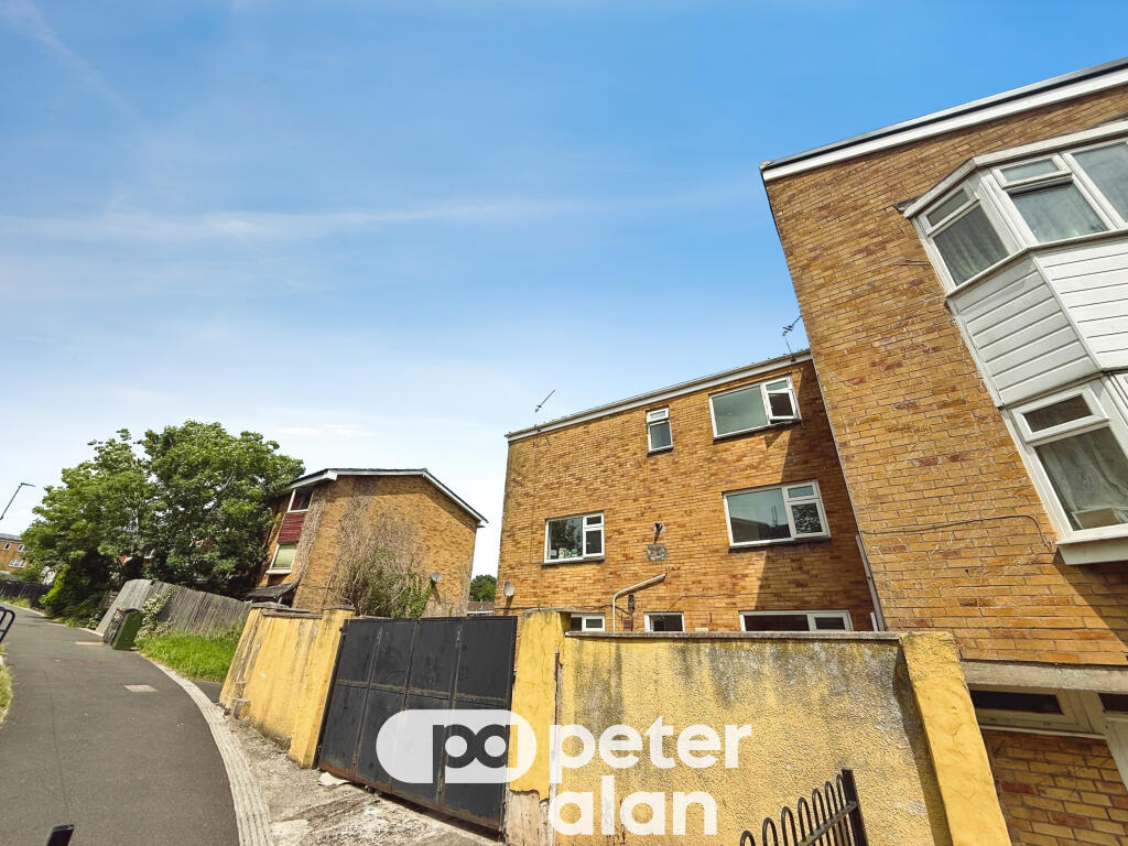 4 bed Town House for rent in Cardiff. From Peter Alan - Roath 4 bed Town House for rent in Cardiff. From Peter Alan - Roath