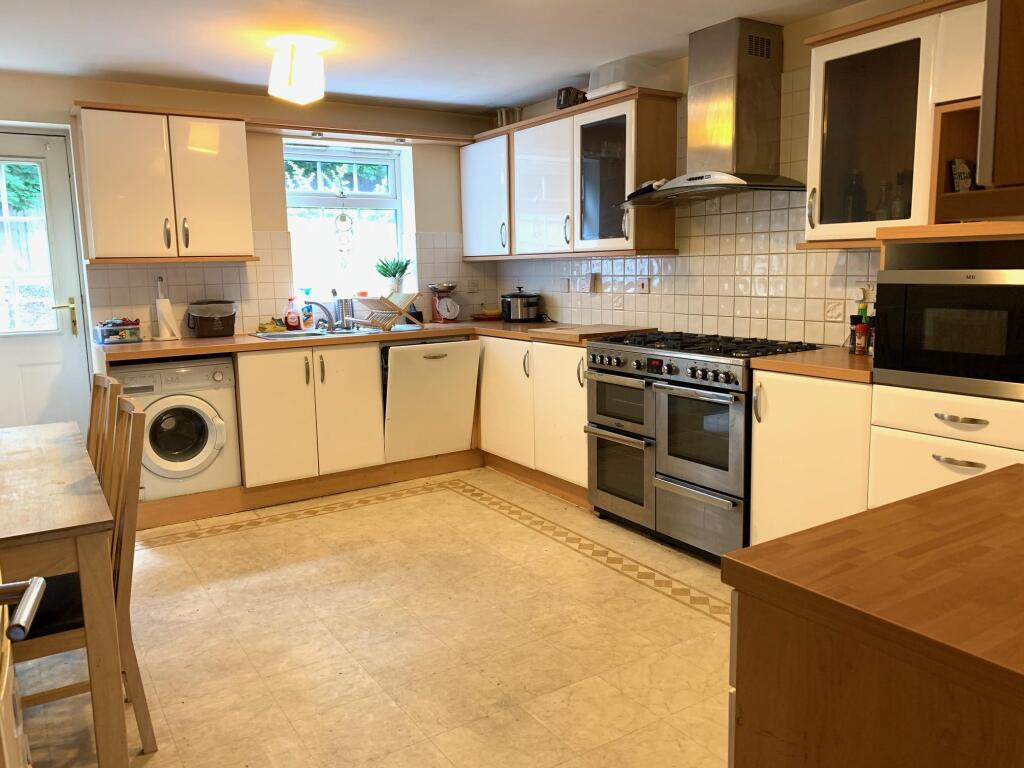 4 bed Detached for rent in Cardiff. From Peter Alan - Roath 4 bed Detached for rent in Cardiff. From Peter Alan - Roath