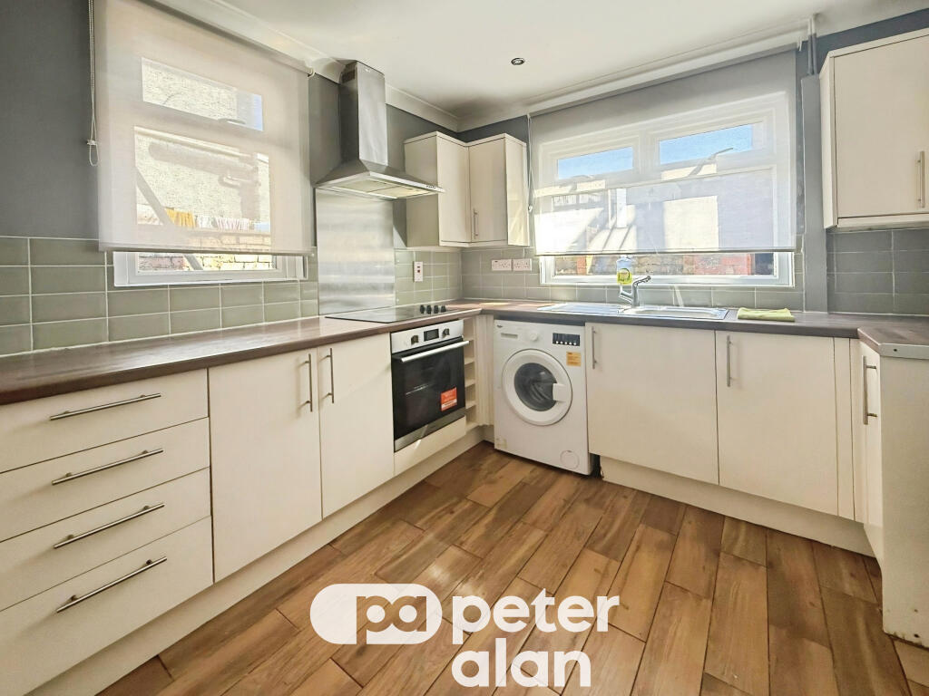 3 bed Detached for rent in Dolau. From Peter Alan - Talbot Green