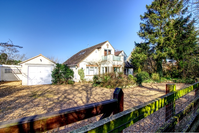5 bed Detached House for rent in Hanslope. From Prestige Residential Lettings - Towcester