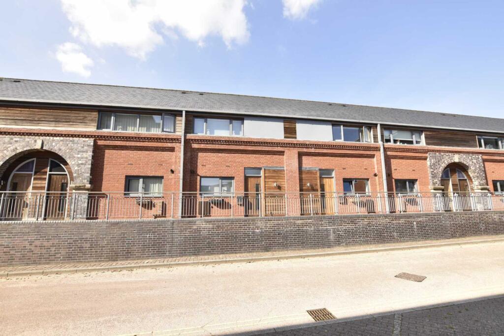 2 bed Mid Terraced House for rent in Worcester. From Philip Laney & Jolly - Great Malvern