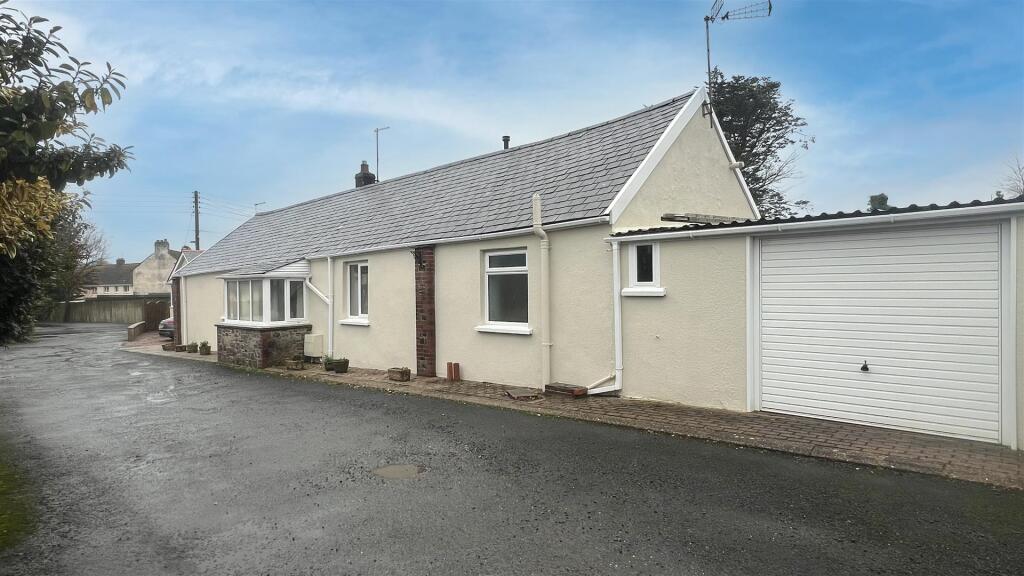 3 bed Detached bungalow for rent in Barnstaple. From Phillips - Smith & Dunn - Barnstaple 3 bed Detached bungalow for rent in Barnstaple. From Phillips - Smith & Dunn - Barnstaple