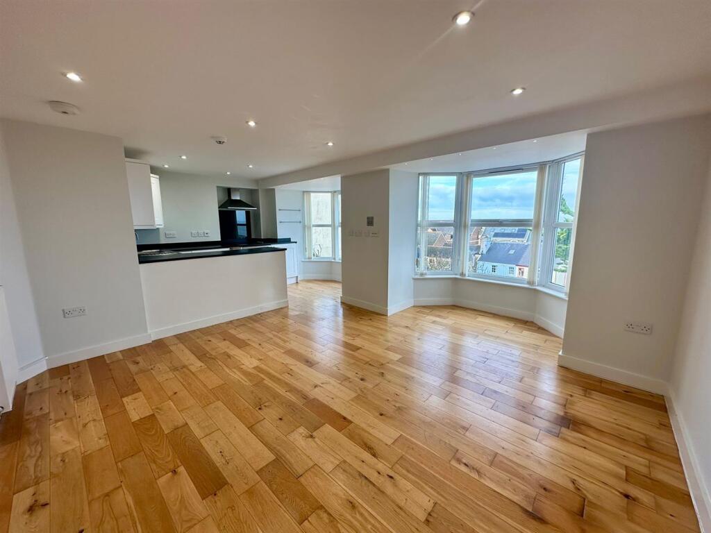 2 bed 1st Floor Flat for rent in Ilfracombe. From Phillips - Smith & Dunn - Barnstaple 2 bed 1st Floor Flat for rent in Ilfracombe. From Phillips - Smith & Dunn - Barnstaple