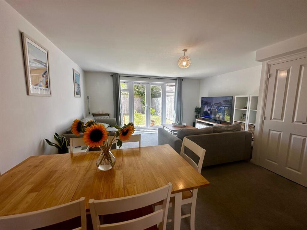 3 bed End of Terrace for rent in Chivenor. From Phillips - Smith & Dunn - Barnstaple 3 bed End of Terrace for rent in Chivenor. From Phillips - Smith & Dunn - Barnstaple