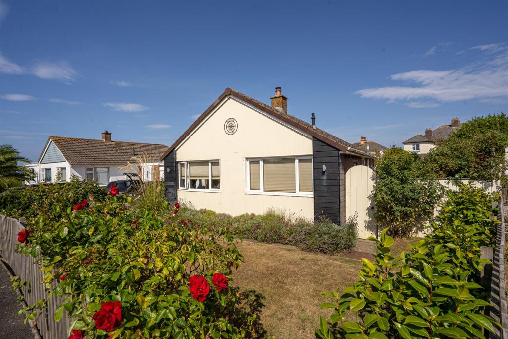 2 bed Detached bungalow for rent in Westward Ho!. From Phillips - Smith & Dunn - Barnstaple 2 bed Detached bungalow for rent in Westward Ho!. From Phillips - Smith & Dunn - Barnstaple