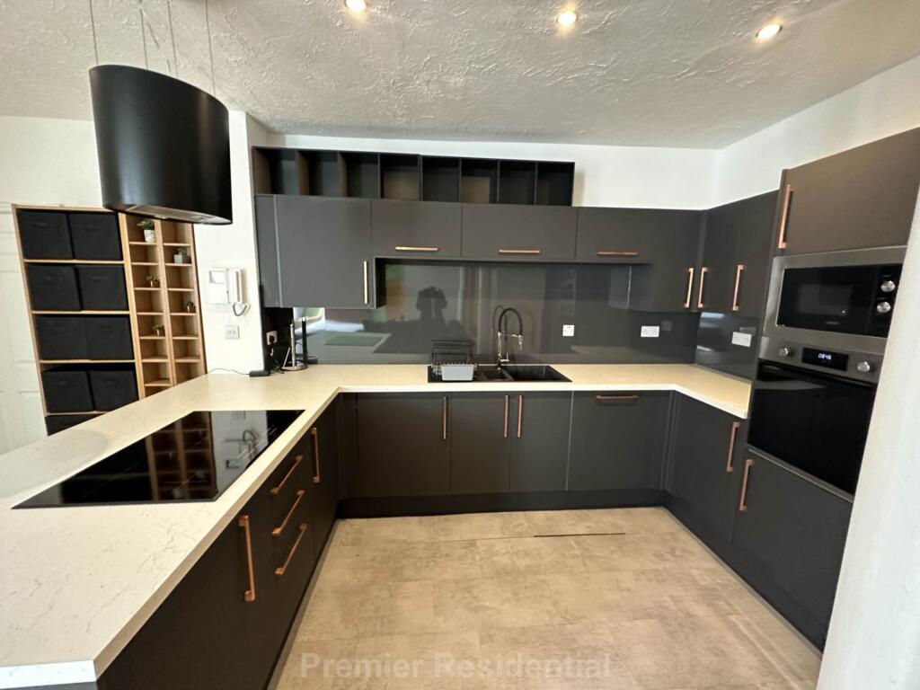 4 bed Studio for rent in Manchester. From Premier Residential Lettings Ltd - Manchester
