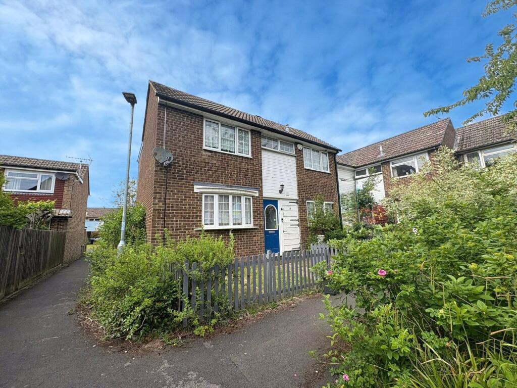 4 bed Mid Terraced House for rent in Bracknell. From Prospect Estate Agency - Bracknell