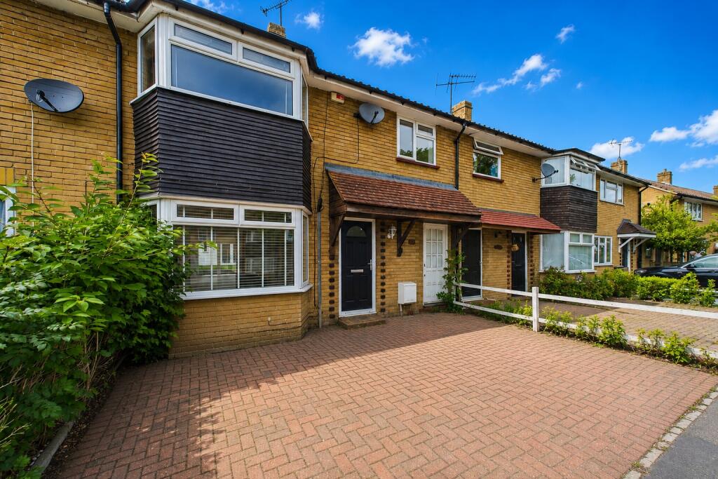 3 bed Mid Terraced House for rent in Newell Green. From Prospect Estate Agency - Bracknell