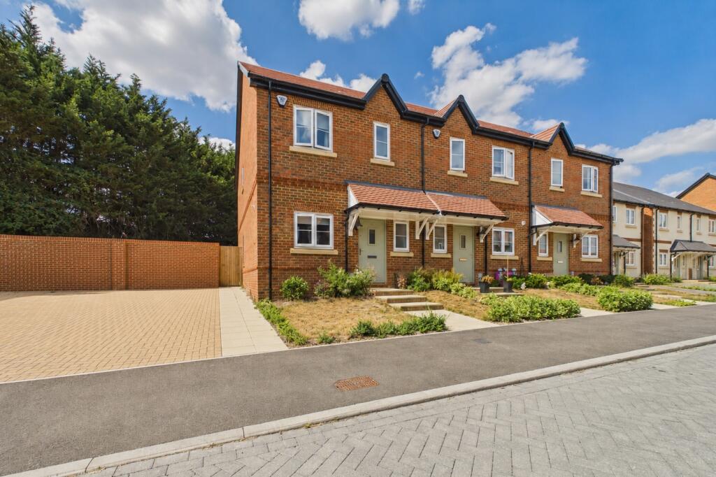 3 bed End of Terrace for rent in Newell Green. From Prospect Estate Agency - Bracknell