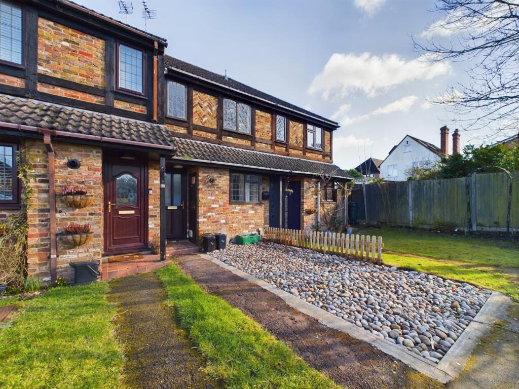2 bed Mid Terraced House for rent in Newell Green. From Prospect Estate Agency - Bracknell