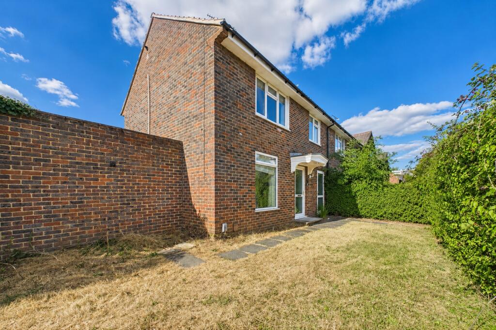 3 bed End of Terrace for rent in Newell Green. From Prospect Estate Agency - Bracknell