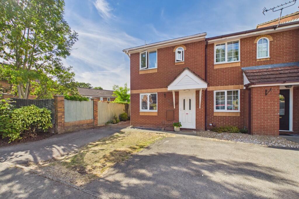 2 bed End of Terrace for rent in Newell Green. From Prospect Estate Agency - Bracknell