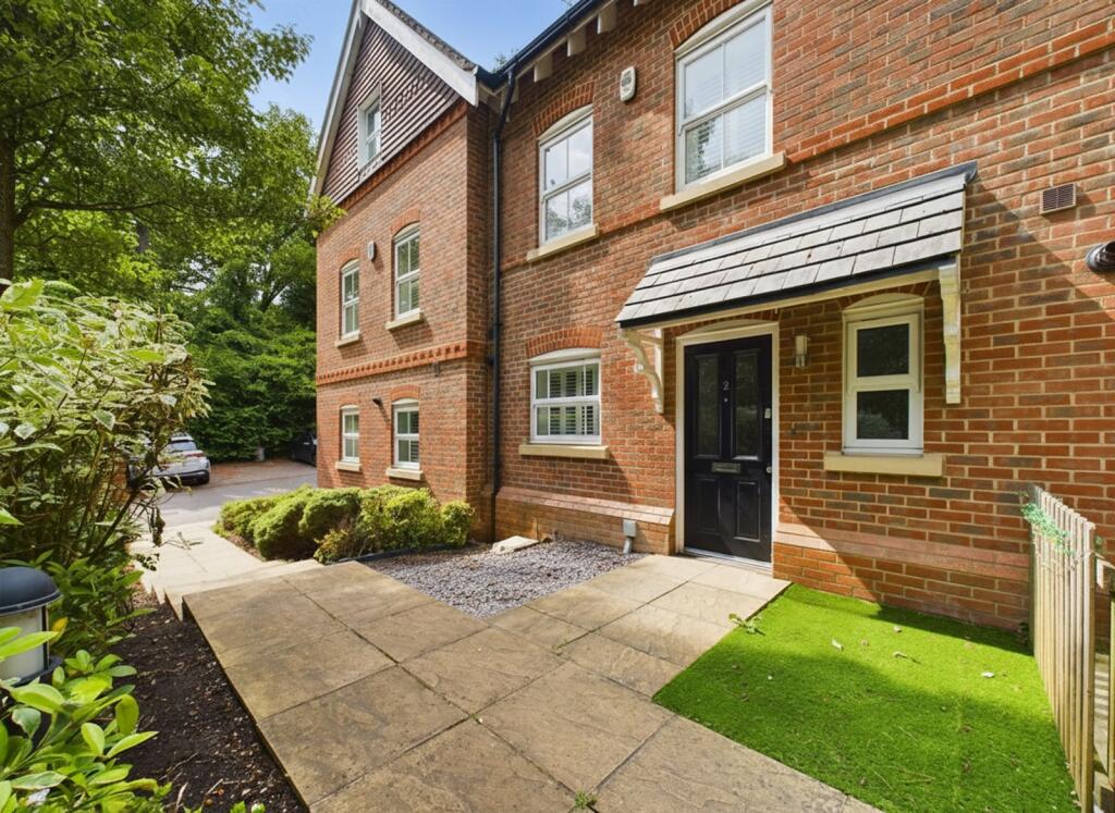 3 bed Mid Terraced House for rent in Chavey Down. From Prospect Estate Agency - Bracknell