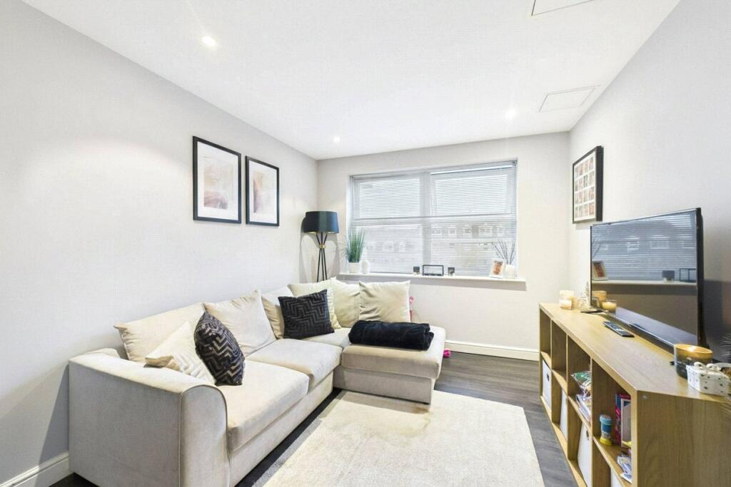 2 bed 1st Floor Flat for rent in Camberley. From Prospect Estate Agency - Covering Camberley