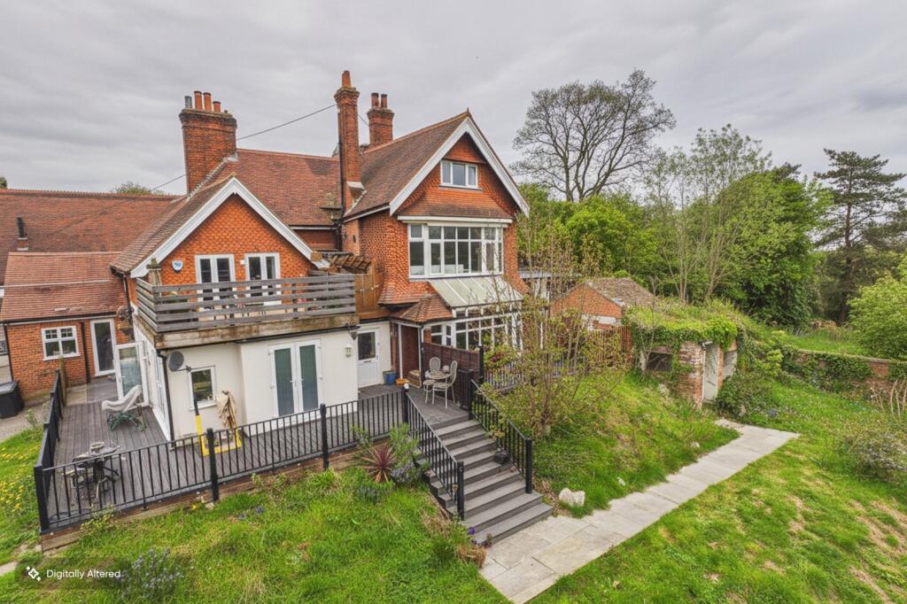 2 bed 1st Floor Flat for rent in Bagshot. From Prospect Estate Agency - Covering Camberley