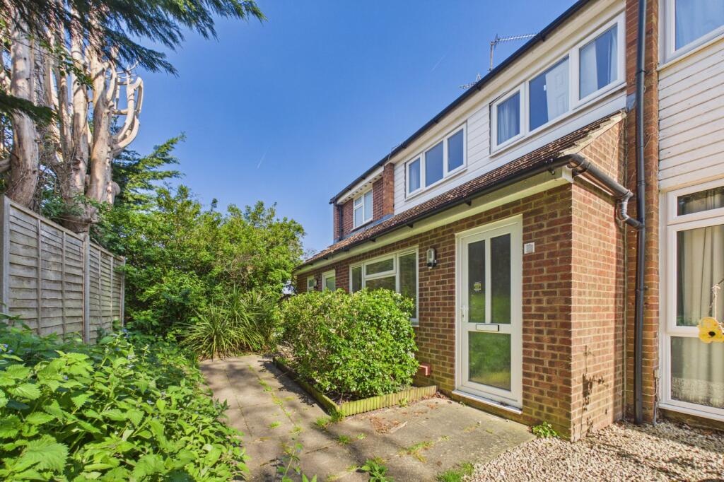 3 bed Mid Terraced House for rent in Blackwater. From Prospect Estate Agency - Covering Camberley