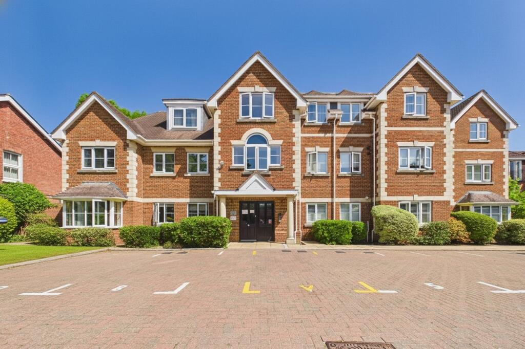 2 bed 1st Floor Flat for rent in Sandhurst. From Prospect Estate Agency - Covering Camberley