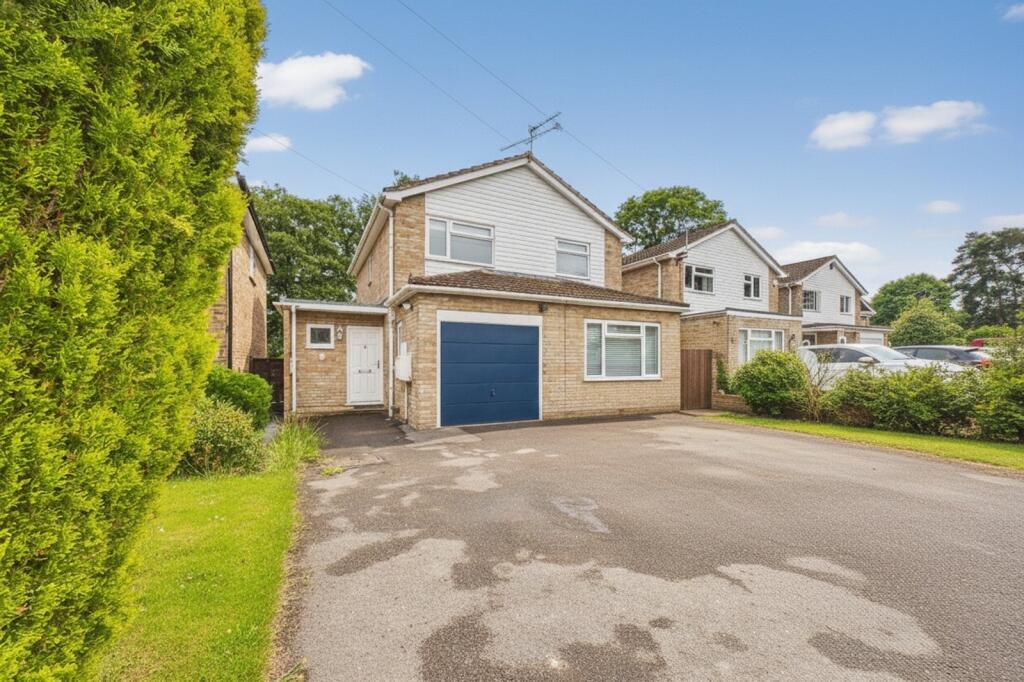4 bed Detached for rent in Sandhurst. From Prospect Estate Agency - Covering Camberley