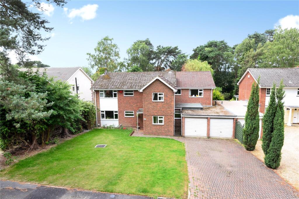5 bed Detached for rent in Camberley. From Prospect Estate Agency - Covering Camberley 5 bed Detached for rent in Camberley. From Prospect Estate Agency - Covering Camberley