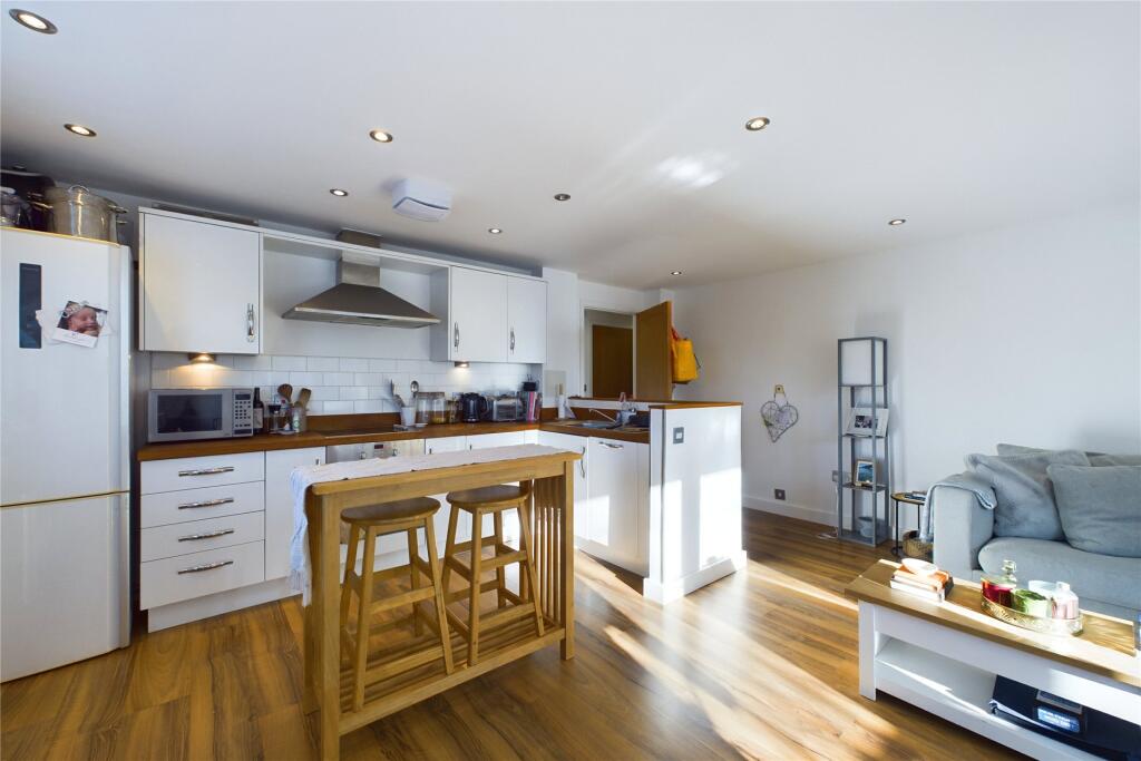 2 bed 1st Floor Flat for rent in Camberley. From Prospect Estate Agency - Covering Camberley