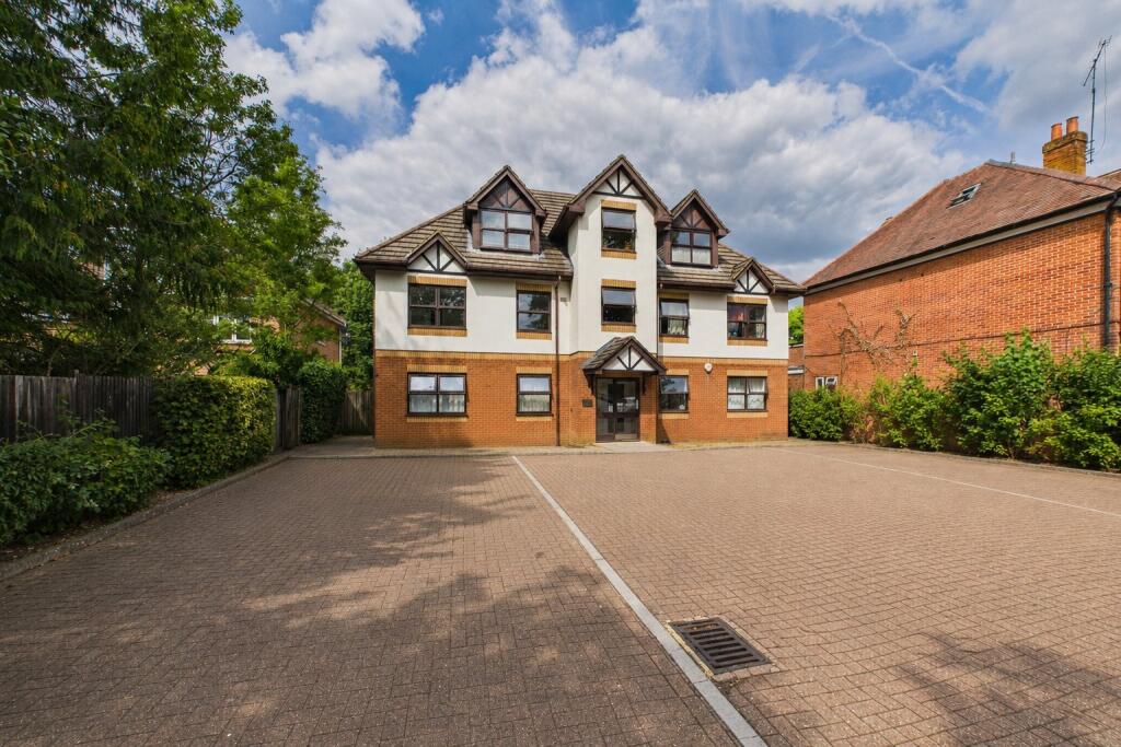 2 bed 1st Floor Flat for rent in Sandhurst. From Prospect Estate Agency - Covering Camberley