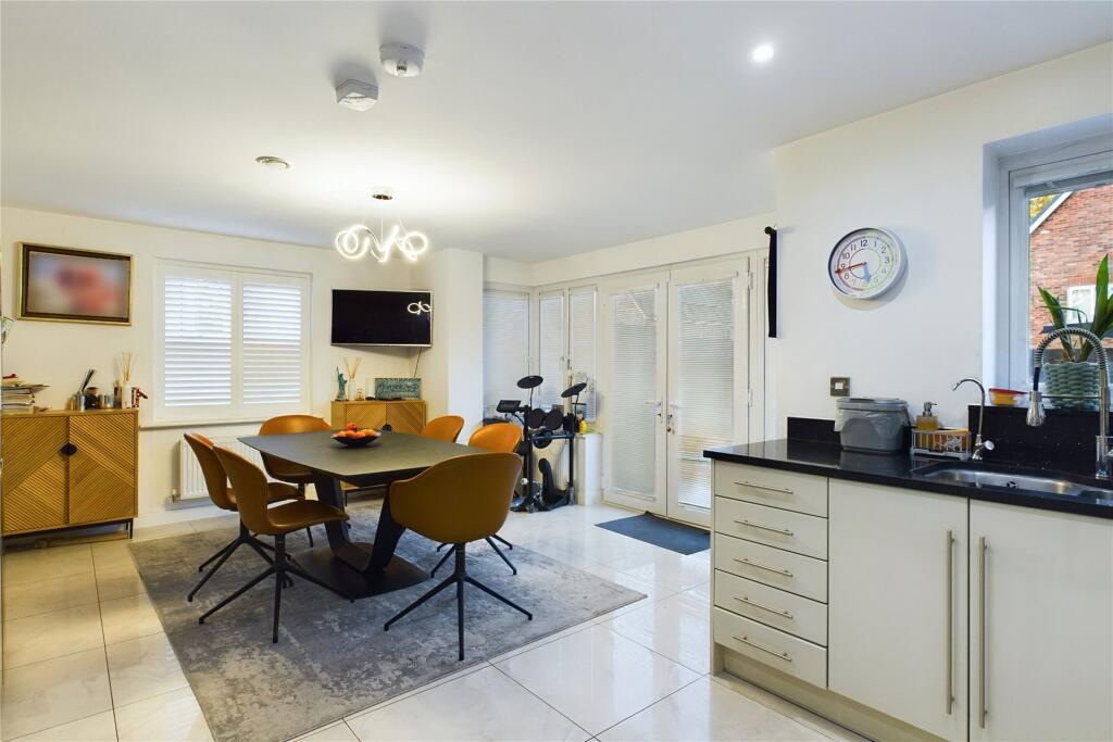 4 bed Detached for rent in Farnborough. From Prospect Estate Agency - Farnborough 4 bed Detached for rent in Farnborough. From Prospect Estate Agency - Farnborough
