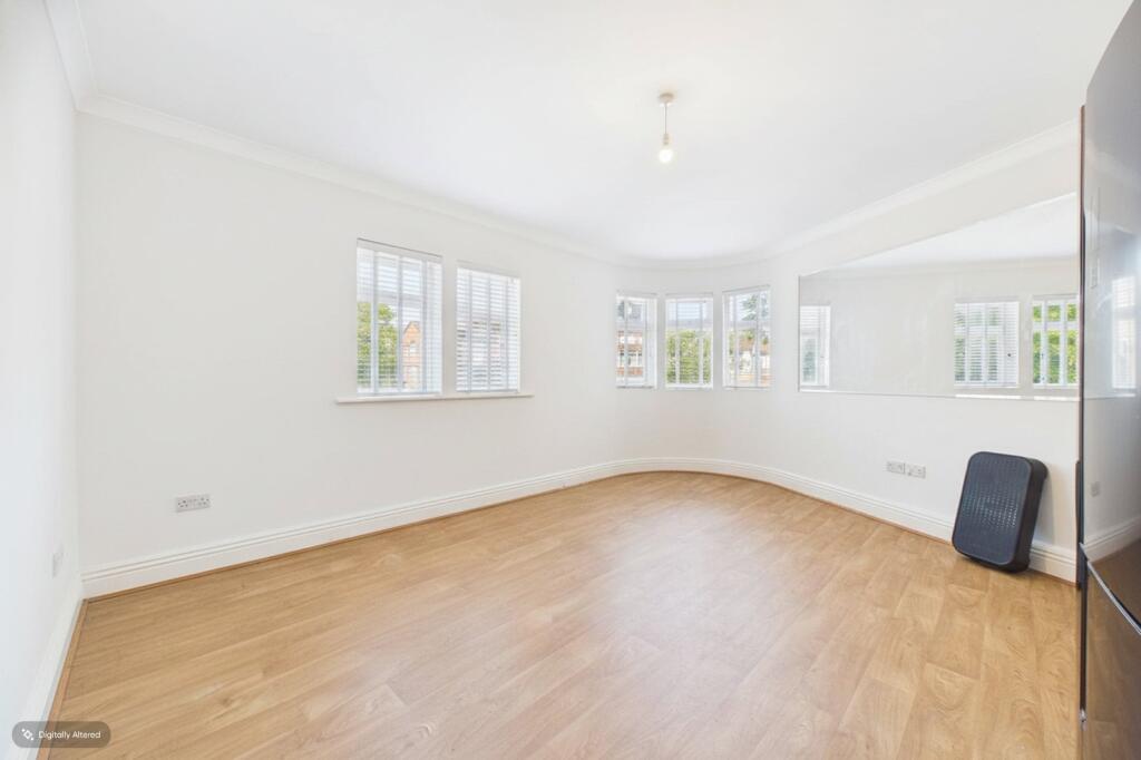 4 bed 1st Floor Flat for rent in Farnborough. From Prospect Estate Agency - Farnborough