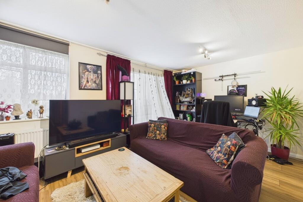 3 bed Annexe for rent in Upper Hale. From Prospect Estate Agency - Farnborough