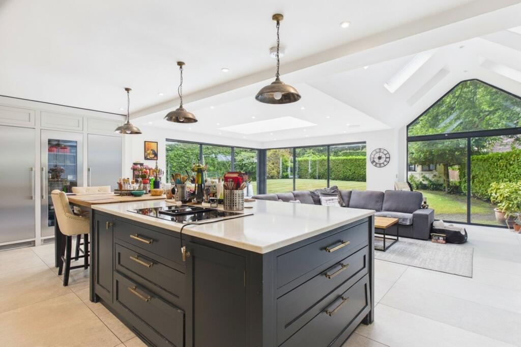 5 bed Detached for rent in Ewshot. From Prospect Estate Agency - Farnborough