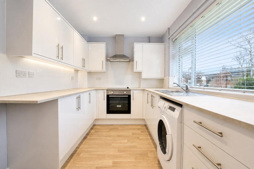 2 bed 1st Floor Flat for rent in Farnborough. From Prospect Estate Agency - Farnborough
