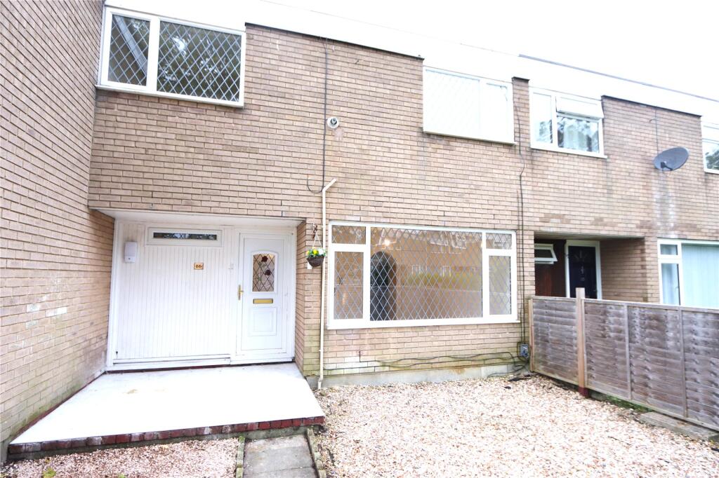 4 bed Mid Terraced House for rent in Farnborough. From Prospect Estate Agency - Farnborough