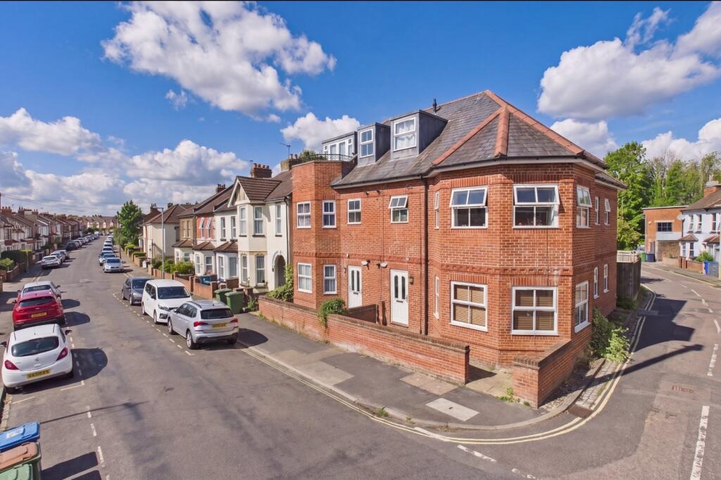 1 bed 1st Floor Flat for rent in Ash Green. From Prospect Estate Agency - Farnborough