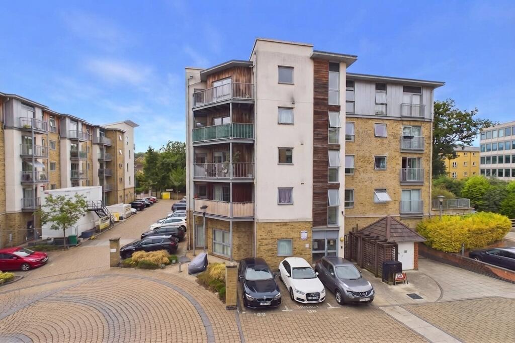 2 bed 1st Floor Flat for rent in Farnborough. From Prospect Estate Agency - Farnborough