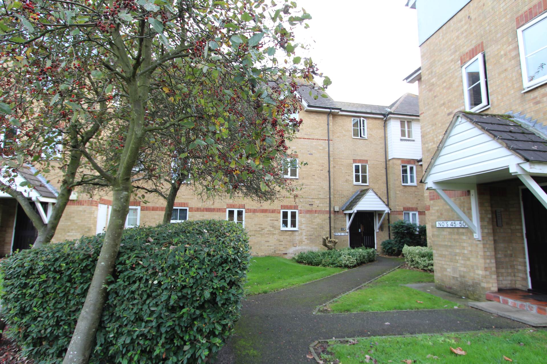2 bed 1st Floor Flat for rent in Benfleet. From Robert Michael - Thundersley