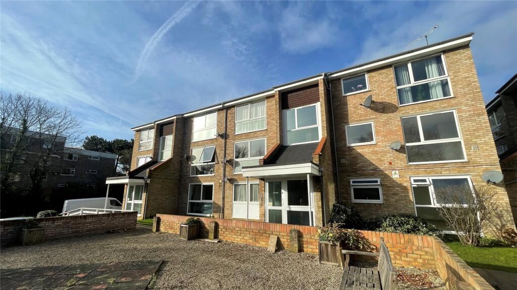 2 bed 1st Floor Flat for rent in Burghfield. From Prospect Estate Agency - Reading