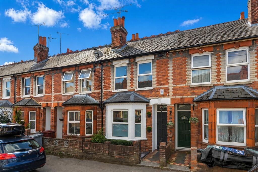 3 bed Mid Terraced House for rent in Burghfield. From Prospect Estate Agency - Reading