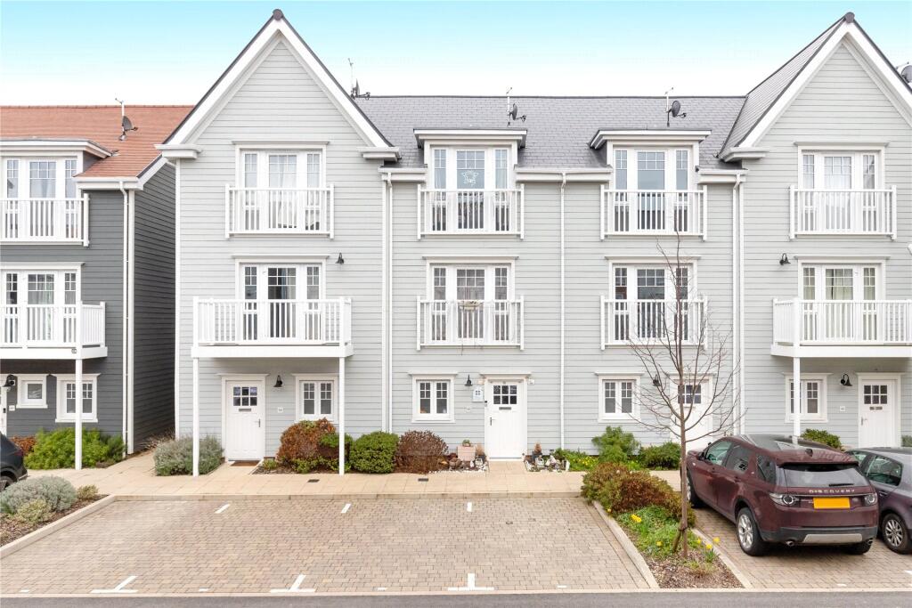 4 bed Mid Terraced House for rent in Shinfield. From Prospect Estate Agency - Reading