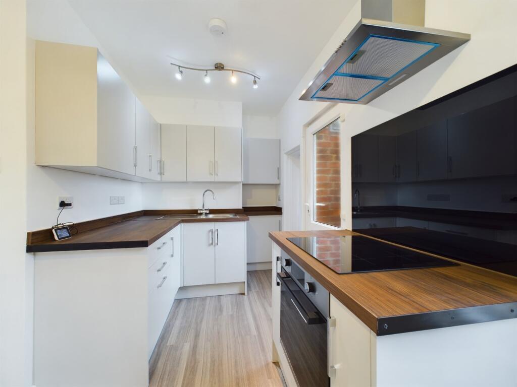 2 bed Mid Terraced House for rent in Reading. From Prospect Estate Agency - Reading