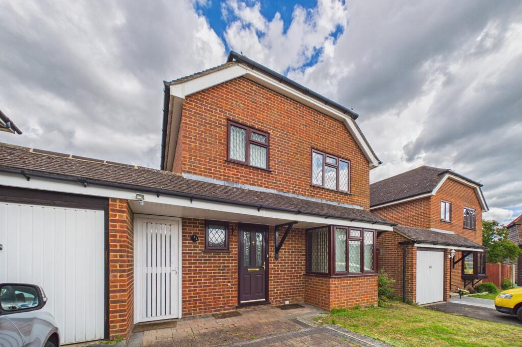 3 bed Detached for rent in Woodley. From Prospect Estate Agency - Reading 3 bed Detached for rent in Woodley. From Prospect Estate Agency - Reading