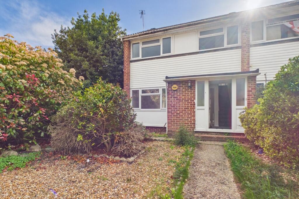 3 bed 1st Floor Flat for rent in Woodley. From Prospect Estate Agency - Reading