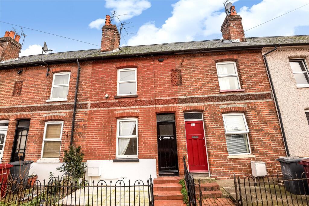 3 bed Mid Terraced House for rent in Shinfield. From Prospect Estate Agency - Reading