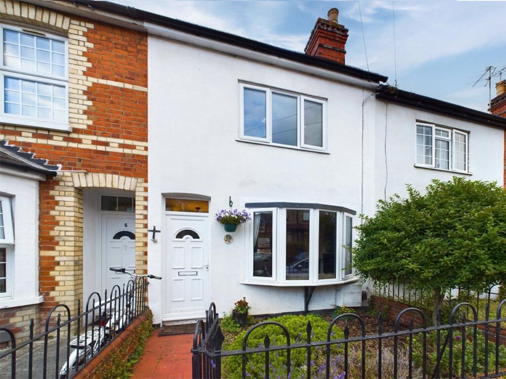 3 bed Mid Terraced House for rent in Shinfield. From Prospect Estate Agency - Reading
